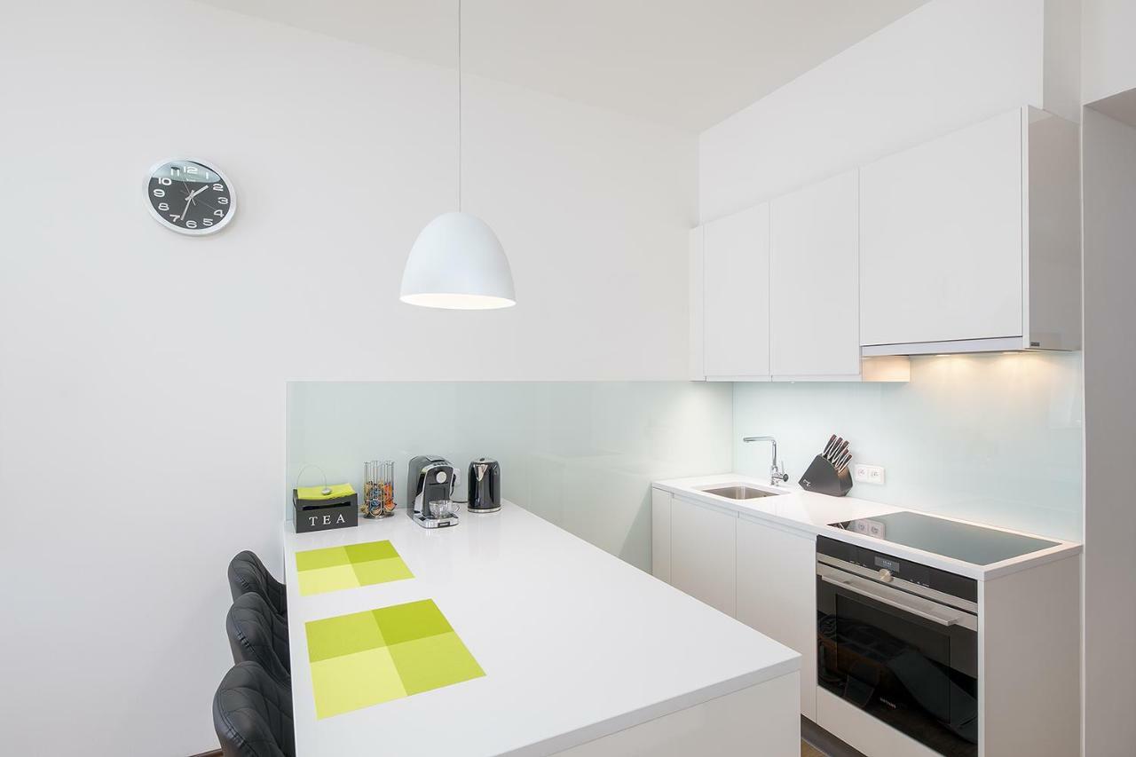 Apartment Near City Centre With Parking Place Prag Eksteriør billede